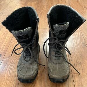 UGG Adirondack II Women 8 Waterproof Hiking Snow Boots #1014387 Gray/Black